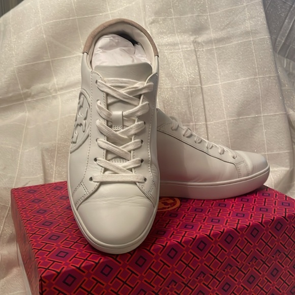 Tory Burch logo sneaker 8.5 - Picture 2 of 6